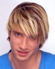 blonde jonge man
