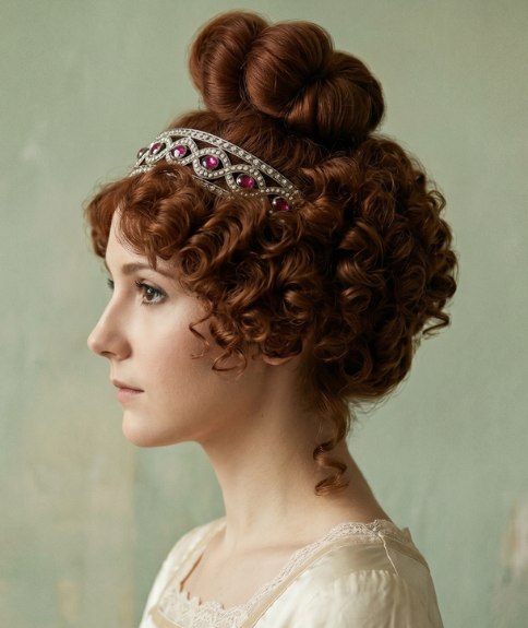 Door de Regency-periode geïnspireerd kapsel met krullen