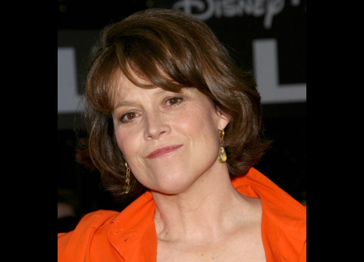 Sigourney Weaver met een jong kapsel