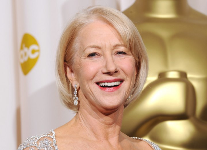 Kapsel dat rimpels verzacht - Kinlange bob van Helen Mirren