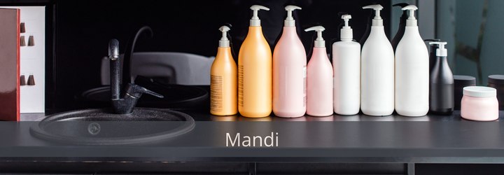 Mandi, schrijfster van artikelen over haar en kapsels