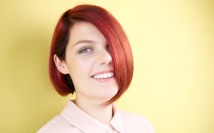 Rood haar in een bob geknipt