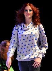 cosmetica model met rood haar