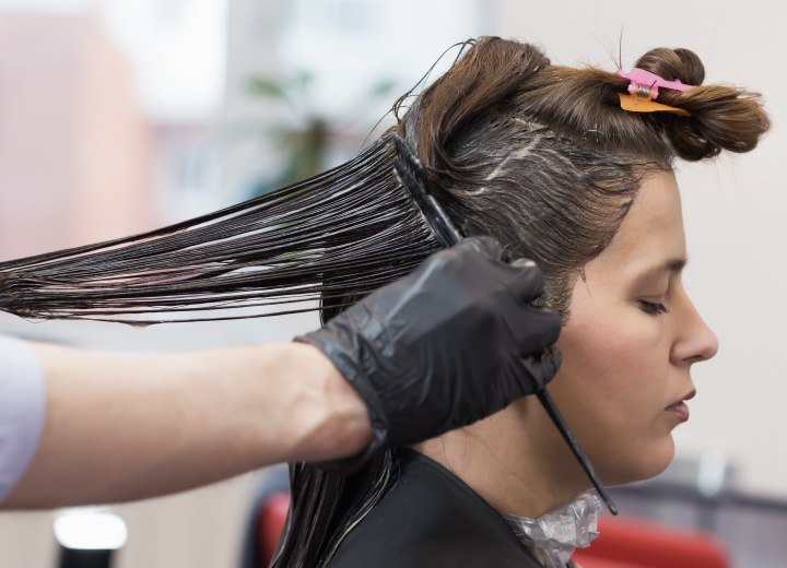 Haar kleuren bij de kapper