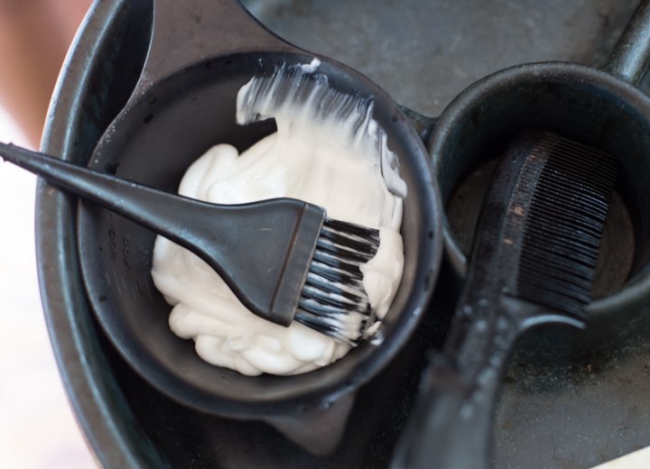 Kom met haarverf