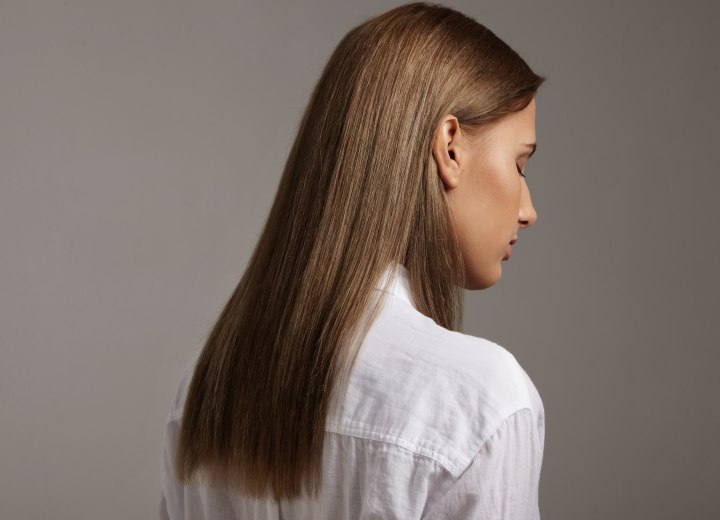 Vrouw met steil lang haar