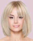 blonde halflange bob