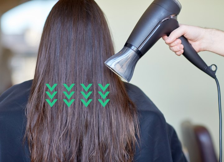 Blaasrichting bij het drogen van haar met de haardroger
