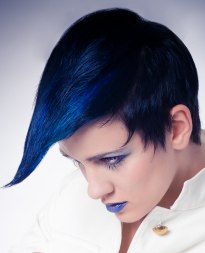 heldere blauwe haarkleur