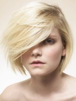 blond haar in bob geknipt