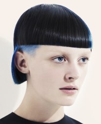 blauw geverfd geschoren haar