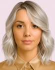 Halflang blond kapsel