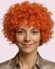 Oranje haar met krullen