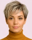 Korte haarsnit met warrige styling