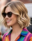 Blonde bob met golvend haar