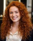 Lang rood haar met krullen