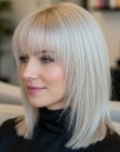 Platinablonde lange bob