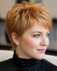 Aardbeiblonde pixiecut