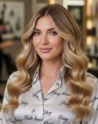 Lang blond golvend haar