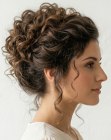 Opgestoken kapsel met volume
