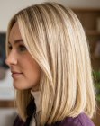 Casual schouderlang blond haar