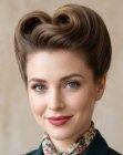 Jaren 40 pompadour kapsel