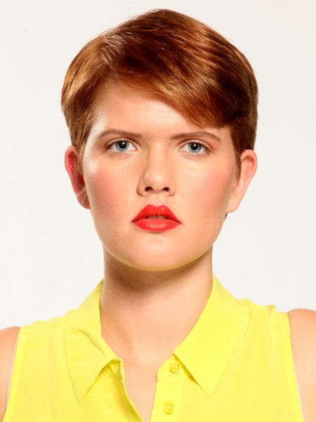 Vrouwelijk kort kapsel voor rood haar