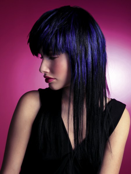 lang indigoblauw haar