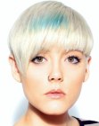 blond haar met blauw