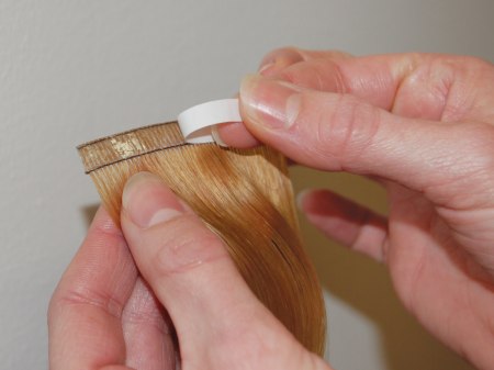 Tape hair extensions - stap 1