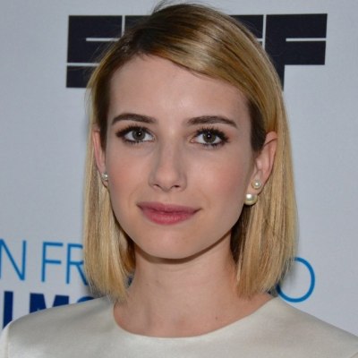 Emma Roberts met een bob