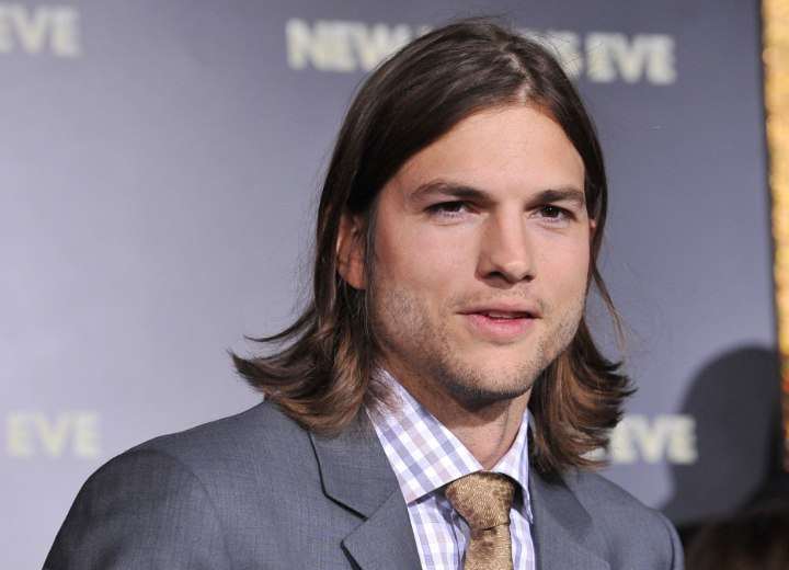 Ashton Kutcher met lang haar