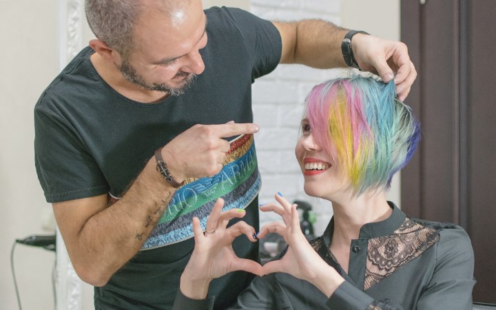 Haar kleuren in het kapsalon