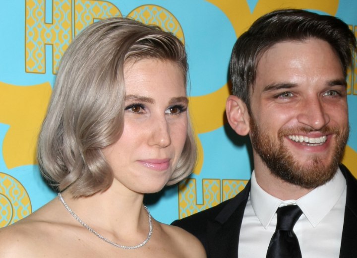 Zosia Mamet met grijs haar